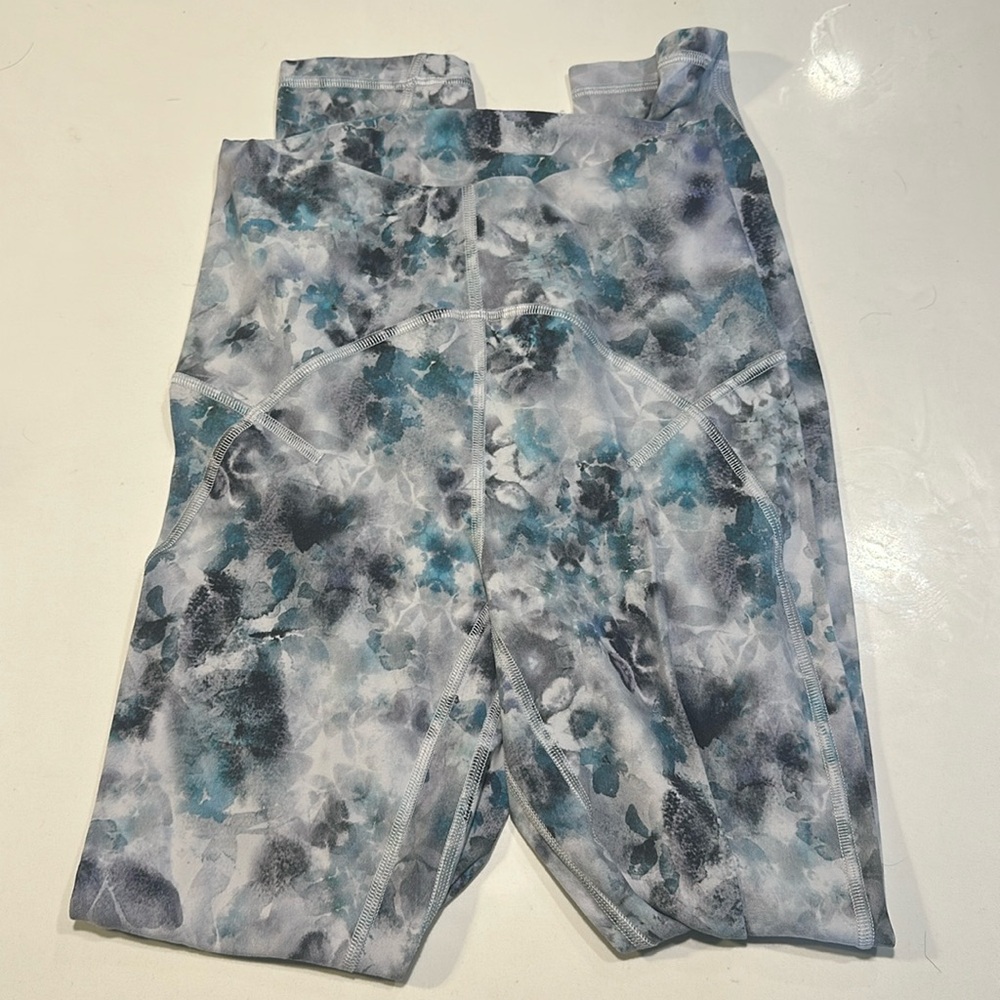 Lululemon high waisted leggings size 4